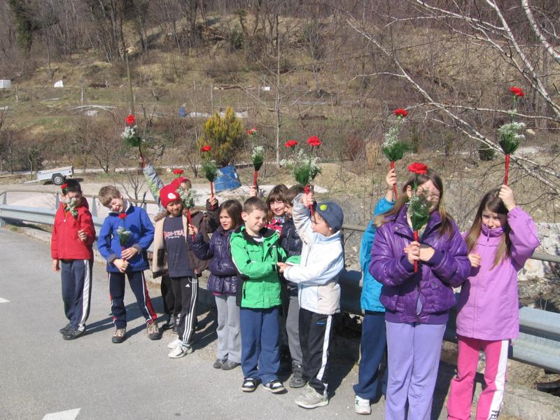 Vrtovinski otroci in dan žena